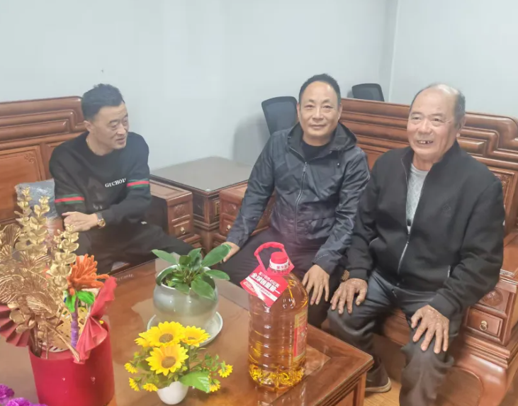 浮梁公交持續開展駕駛員家訪活動